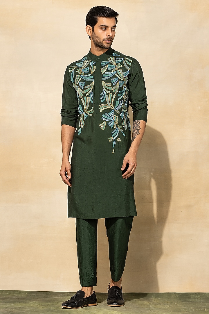 Olive Green Cotton Cutdana Embroidered Kurta Set by DiyaRajvvir Men at Pernia's Pop Up Shop