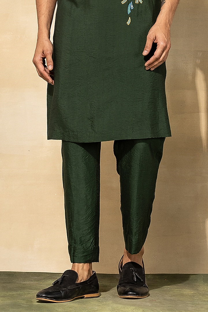 Olive Green Cotton Cutdana Embroidered Kurta Set by DiyaRajvvir Men at Pernia's Pop Up Shop