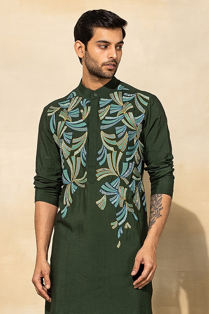 Olive Green Cotton Cutdana Embroidered Kurta Set by DiyaRajvvir Men at Pernia's Pop Up Shop