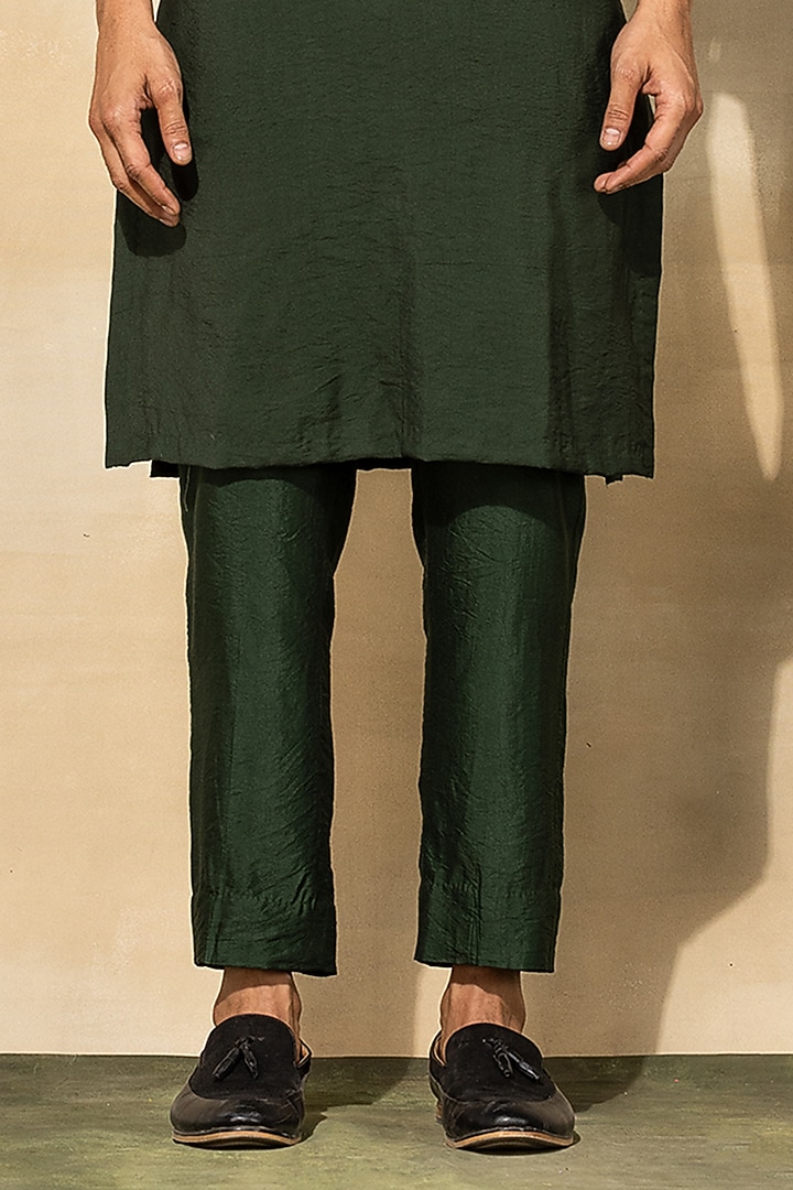 Olive Green Cotton & Cotton Silk Thread Embroidered Kurta Set by DiyaRajvvir Men at Pernia's Pop Up Shop