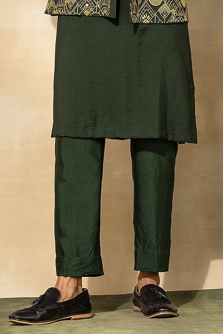 Olive Green Cotton & Cotton Silk Thread Embroidered Bundi Jacket Set by DiyaRajvvir Men at Pernia's Pop Up Shop