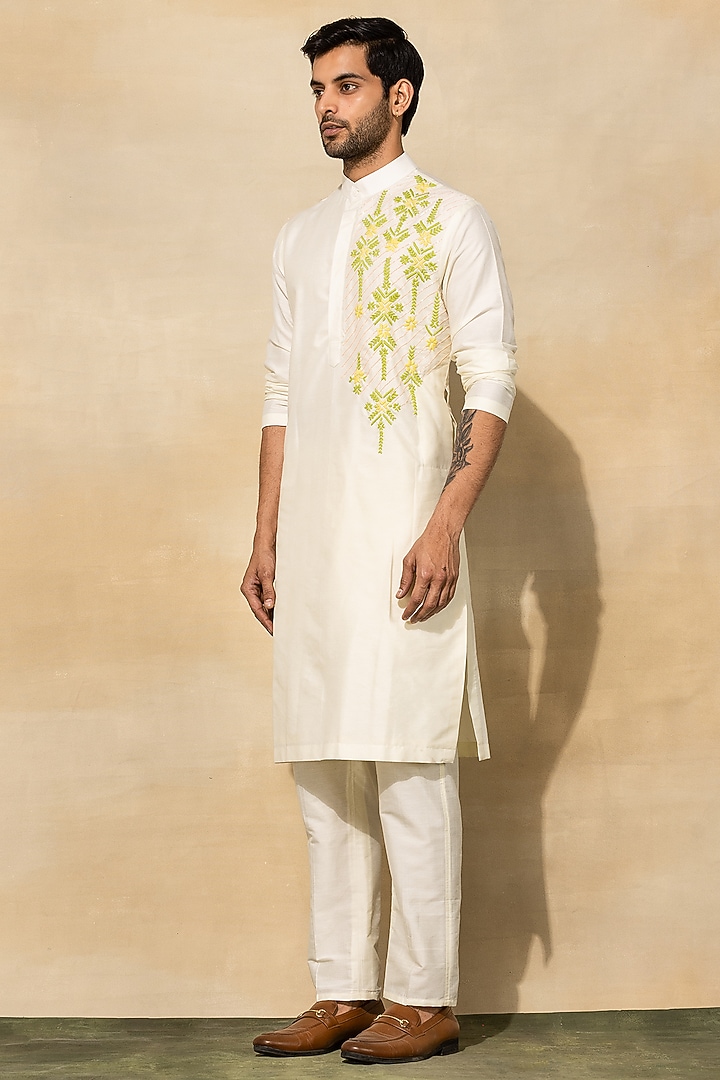 Pastel Yellow Cotton Cutdana & Thread Embroidered Kurta Set by DiyaRajvvir Men at Pernia's Pop Up Shop