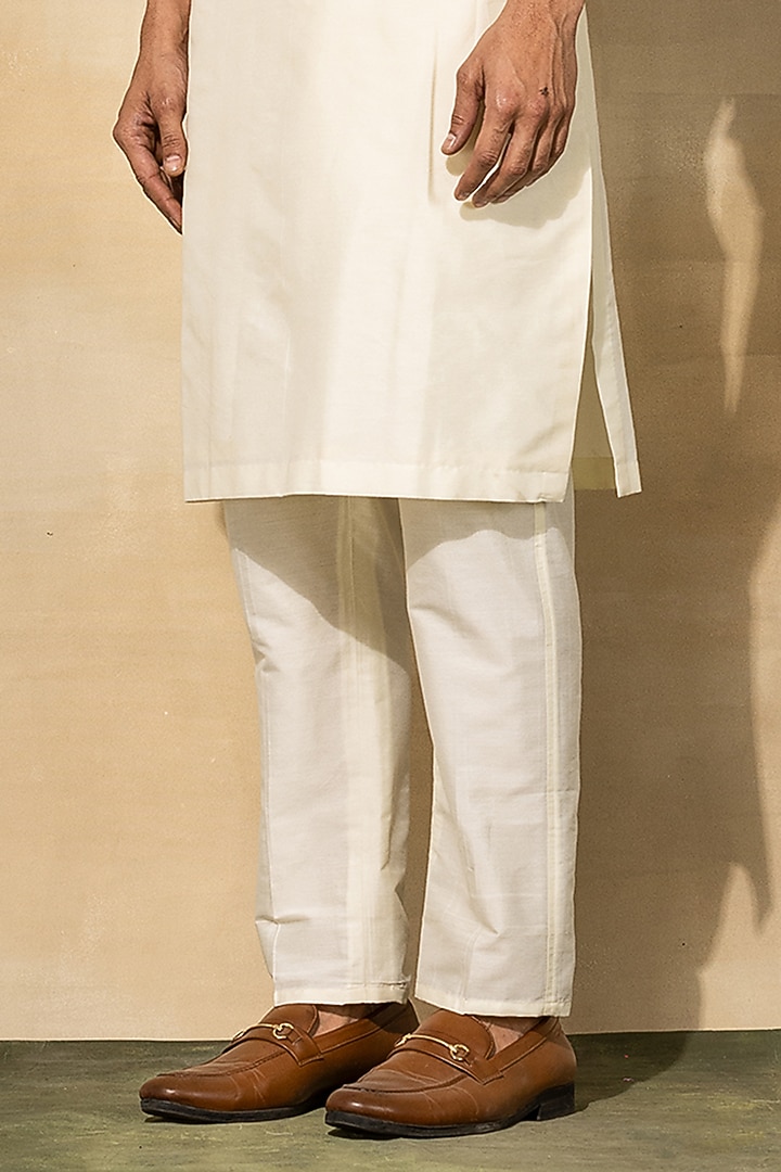 Pastel Yellow Cotton Cutdana & Thread Embroidered Kurta Set by DiyaRajvvir Men at Pernia's Pop Up Shop