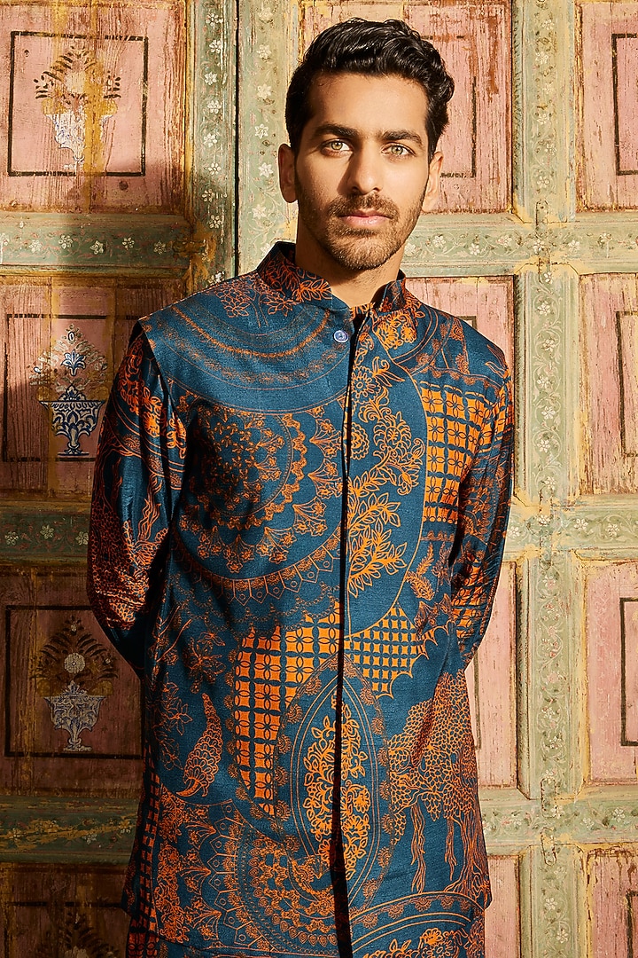 Teal Dola Silk Thikri Printed Bundi Jacket Set by DiyaRajvvir Men at Pernia's Pop Up Shop