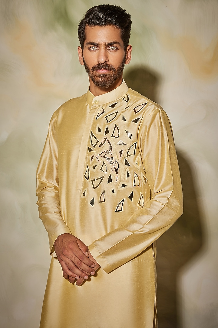 Butter Yellow Cotton Silk Acrylic Embroidered Kurta Set by DiyaRajvvir Men at Pernia's Pop Up Shop