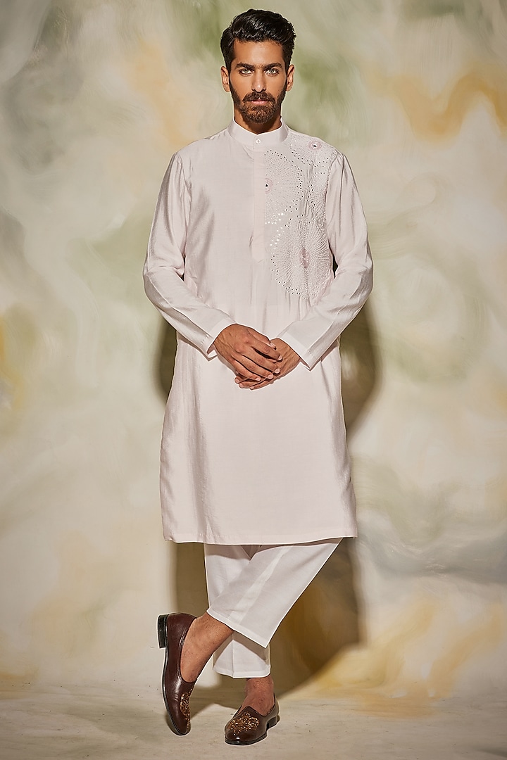 Blush Pink Embroidered Kurta With Bundi Jacket by DiyaRajvvir Men