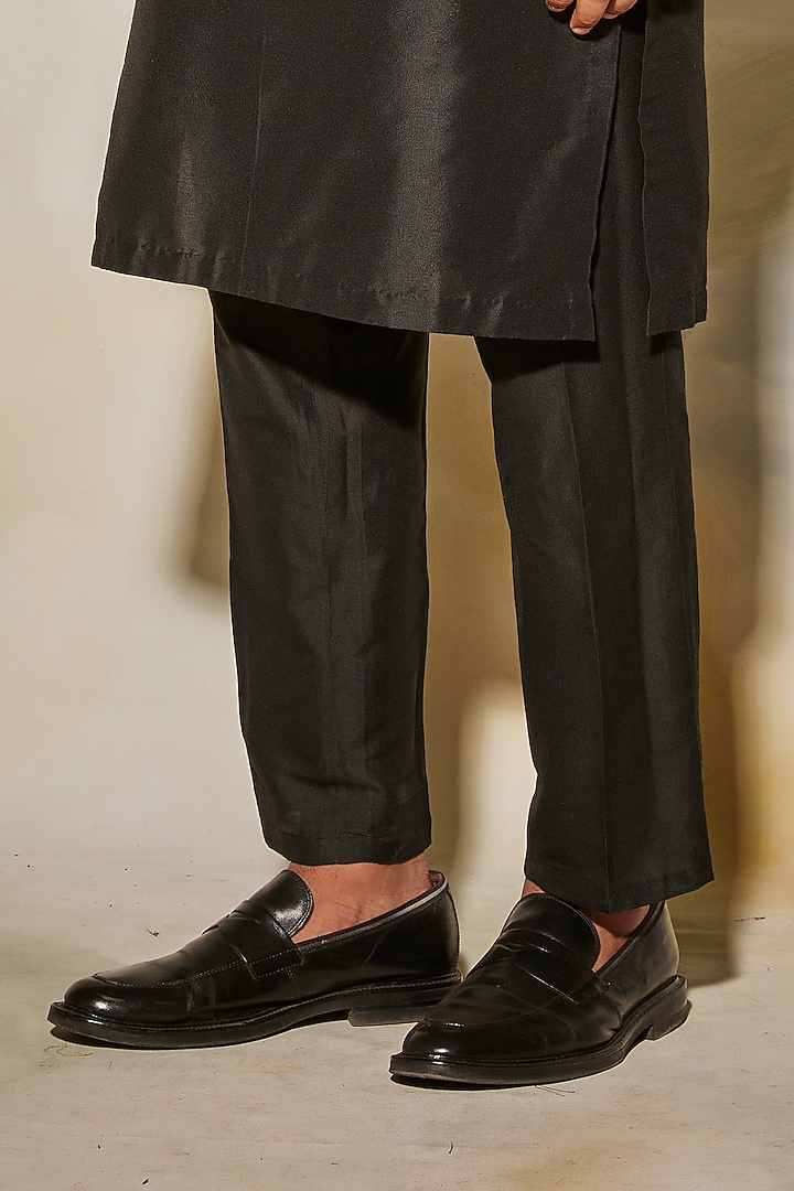 Black Cotton Silk Kurta Set by DiyaRajvvir Men at Pernia's Pop Up Shop