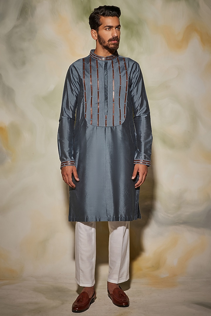 Greyish Blue Spun Silk Digital Printed Kurta Set by DiyaRajvvir Men at Pernia's Pop Up Shop