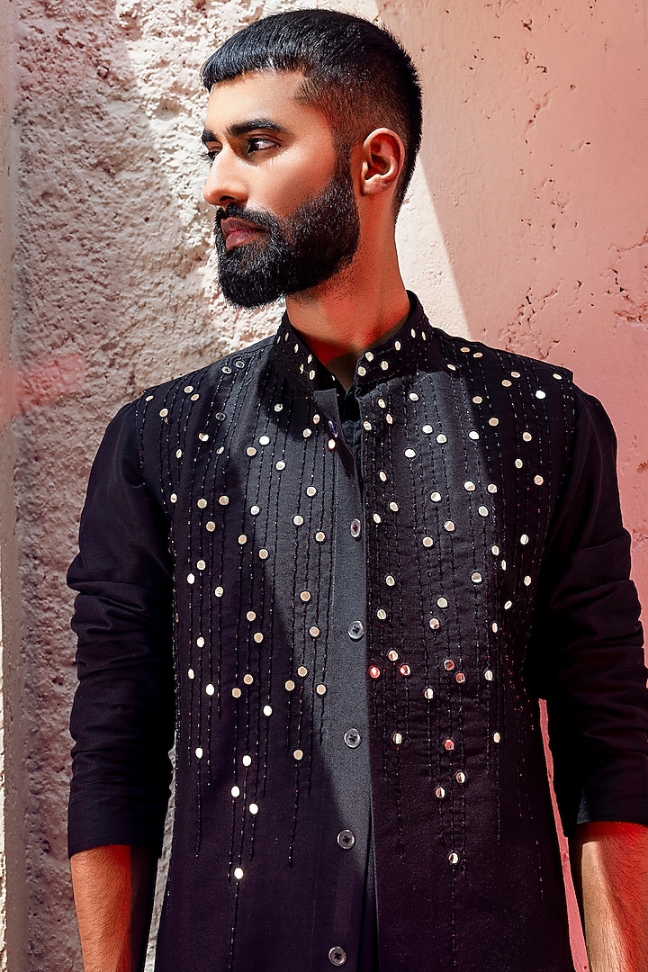 Black Cotton Silk Embroidered Bundi Jacket Set by DiyaRajvvir Men at Pernia's Pop Up Shop