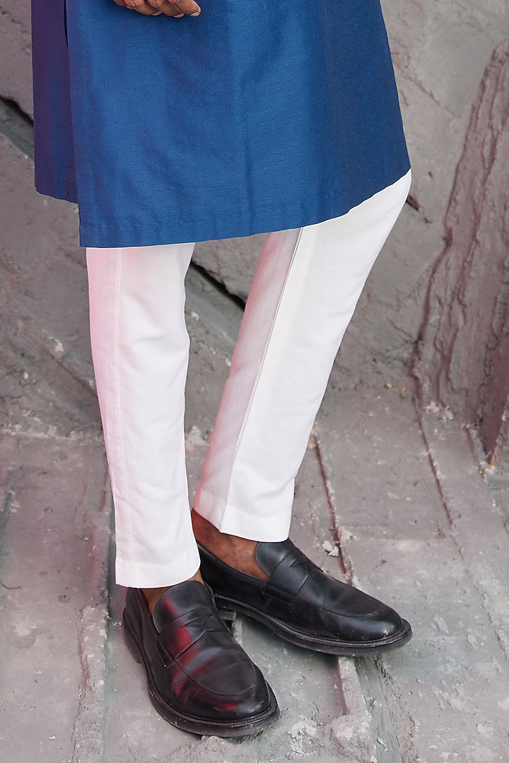 Indigo Blue Cotton Silk Embroidered Kurta Set by DiyaRajvvir Men at Pernia's Pop Up Shop