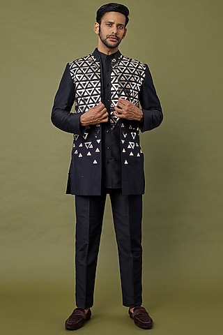 Black Cotton Thread Embroidered Kurta Set by DiyaRajvvir Men