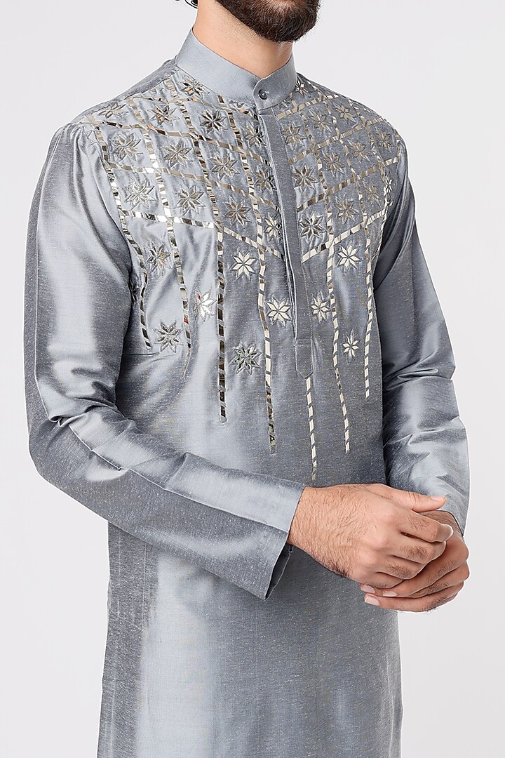 Grey Cotton Silk Applique Embroidered Kurta by DiyaRajvvir Men at Pernia's Pop Up Shop