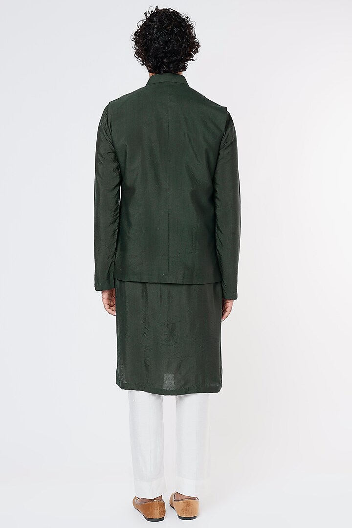 Olive Green Cotton Silk Embroidered Bundi Jacket Set by DiyaRajvvir Men at Pernia's Pop Up Shop