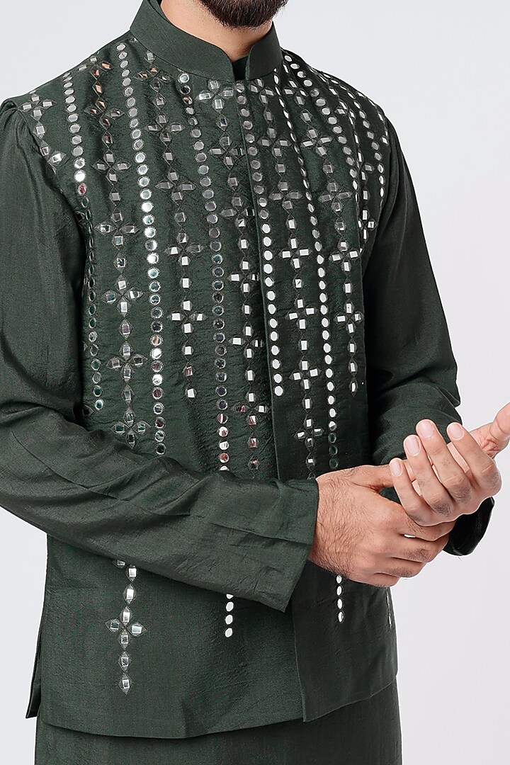 Olive Green Cotton Silk Embroidered Bundi Jacket Set by DiyaRajvvir Men at Pernia's Pop Up Shop
