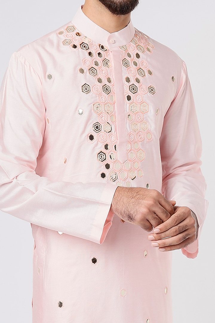 Blush Pink Cotton Silk Thread Embroidered Kurta by DiyaRajvvir Men at Pernia's Pop Up Shop