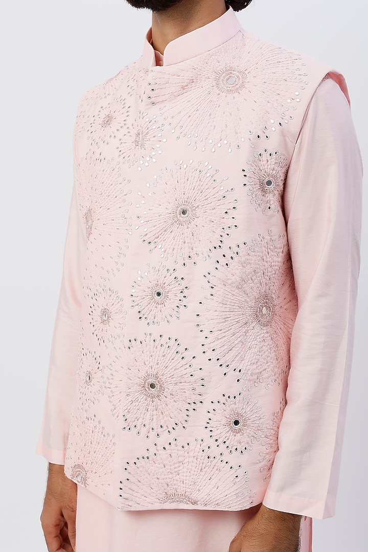 Pink Cotton Silk Embroidered Bundi Set by DiyaRajvvir Men at Pernia's Pop Up Shop