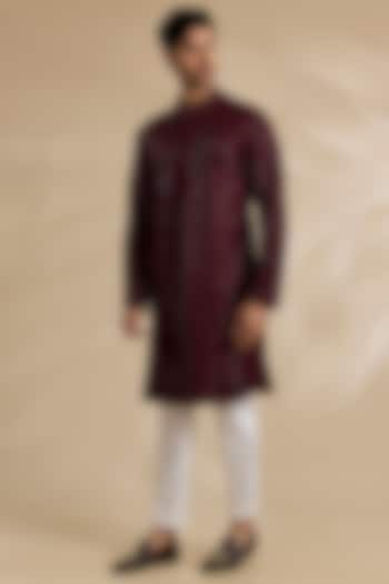 Maroon Dola Silk Cutdana Embroidered Kurta by DiyaRajvvir Men at Pernia's Pop Up Shop
