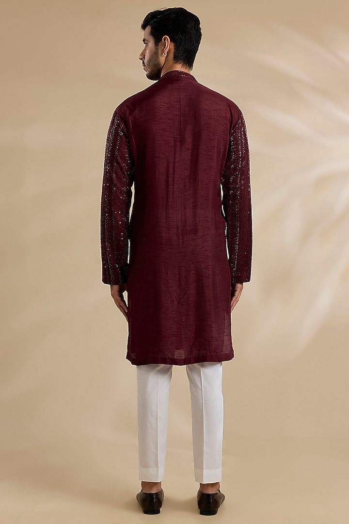 Maroon Dola Silk Cutdana Embroidered Kurta by DiyaRajvvir Men at Pernia's Pop Up Shop