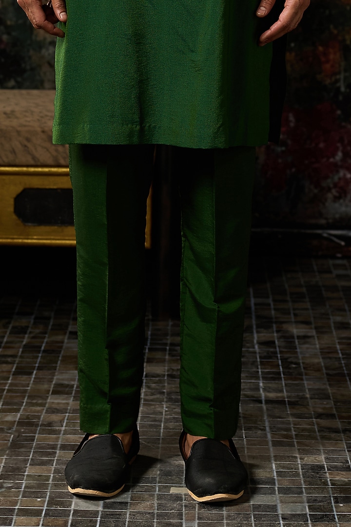Green Cotton Silk Embroidered Kurta by DiyaRajvvir Men at Pernia's Pop Up Shop