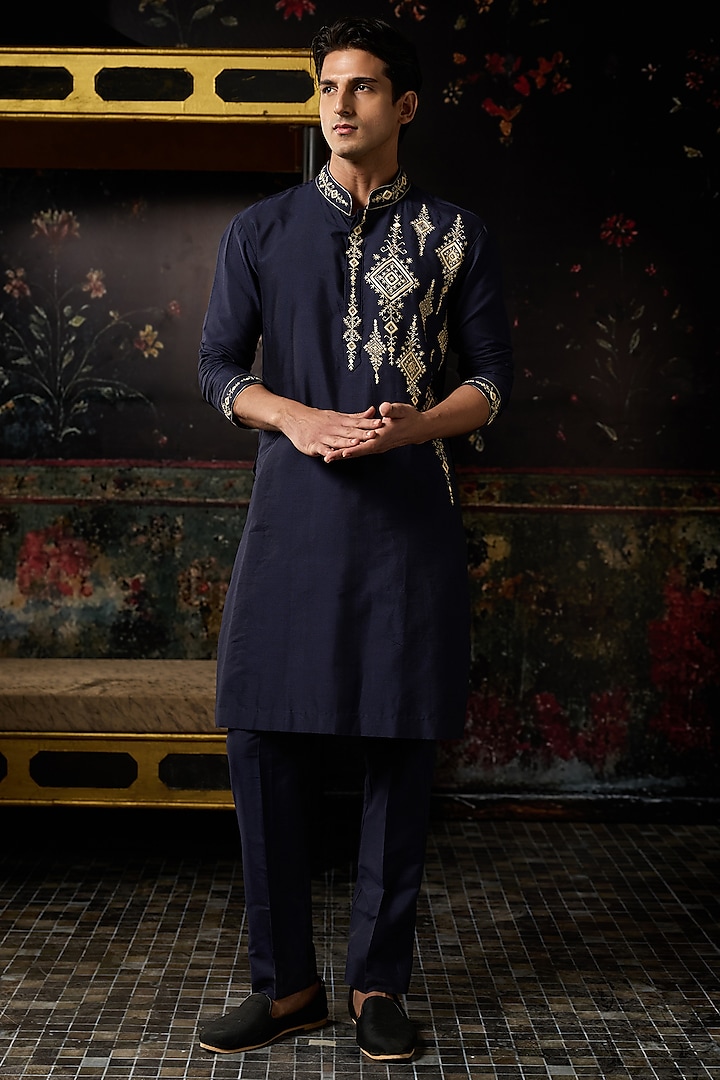 Blue Cotton Silk Thread Embroidered Kurta by DiyaRajvvir Men at Pernia's Pop Up Shop