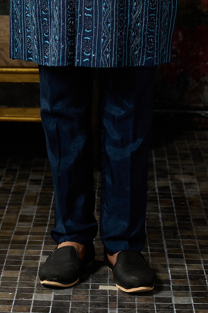 Blue Dola Silk Cutdana Embroidered Kurta Set by DiyaRajvvir Men at Pernia's Pop Up Shop
