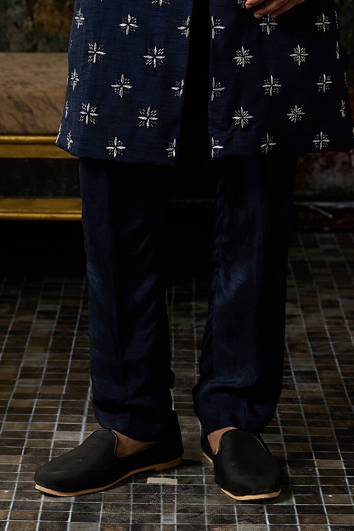 Blue Dola Silk Thread Embroidered Jacket Set by DiyaRajvvir Men at Pernia's Pop Up Shop