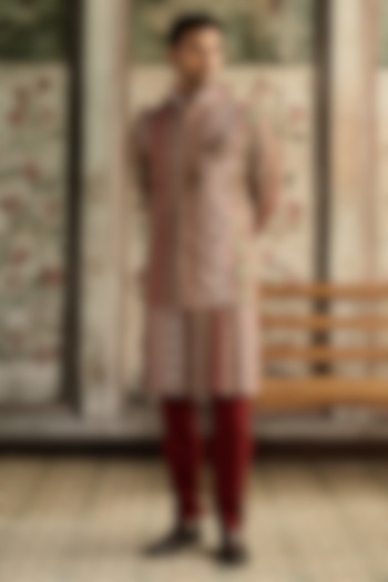 Sage & Maroon Dola Silk Printed Bundi Jacket Set by DiyaRajvvir Men
