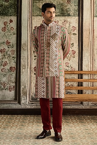 Sage & Maroon Dola Silk Printed Bundi Jacket Set by DiyaRajvvir Men