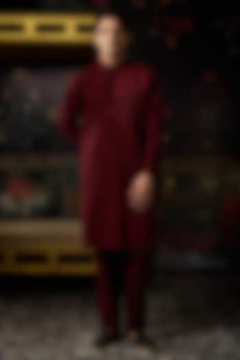 Maroon Cotton Silk Thread Embroidered Kurta Set by DiyaRajvvir Men at Pernia's Pop Up Shop