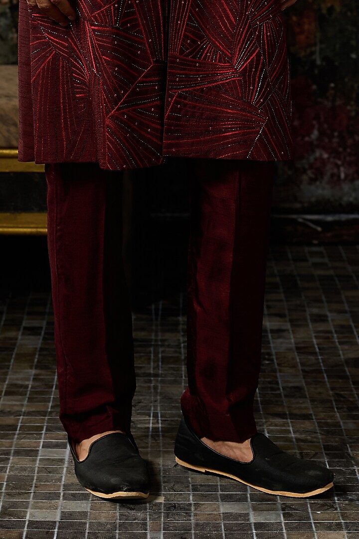 Maroon Dola Silk Thread Embroidered Kurta by DiyaRajvvir Men at Pernia's Pop Up Shop