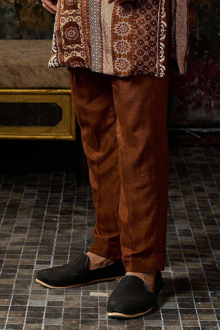 Caramel-Colored Dola Silk Printed Kurta by DiyaRajvvir Men at Pernia's Pop Up Shop