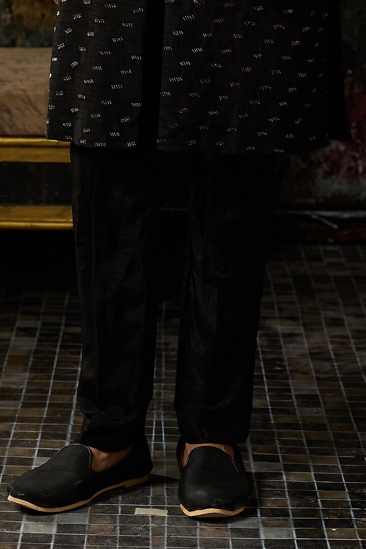 Black Dola Silk Cutdana Embroidered Kurta by DiyaRajvvir Men at Pernia's Pop Up Shop