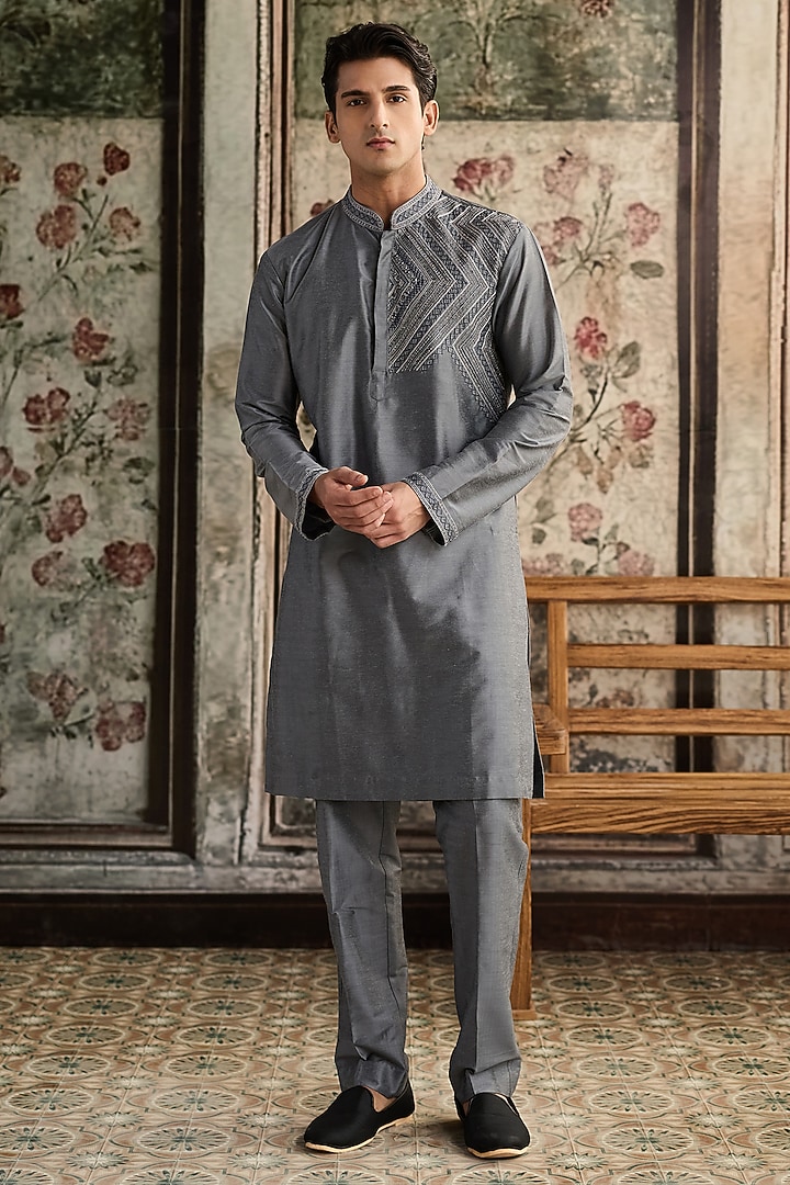 Grey Cotton Silk Chevron Embroidered Kurta Set by DiyaRajvvir Men at Pernia's Pop Up Shop