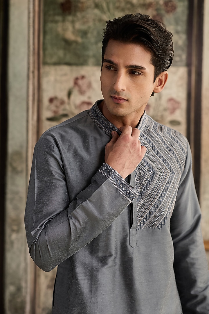 Grey Cotton Silk Chevron Embroidered Kurta Set by DiyaRajvvir Men at Pernia's Pop Up Shop