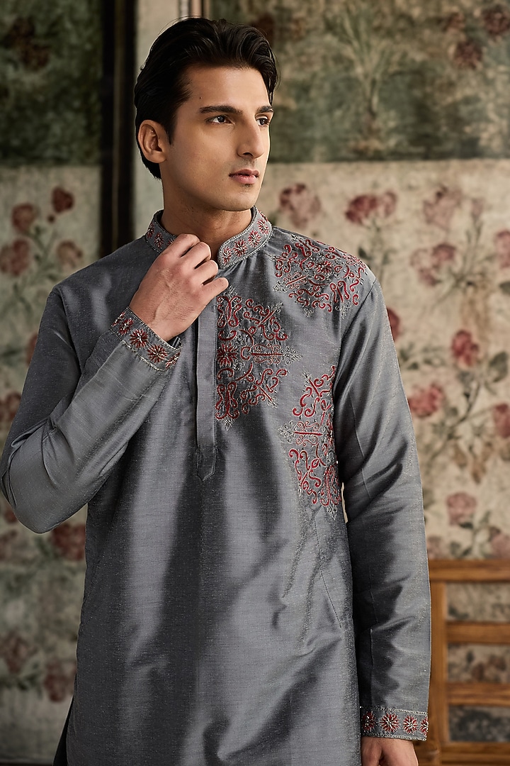Grey Cotton Silk Thread Embroidered Kurta by DiyaRajvvir Men at Pernia's Pop Up Shop