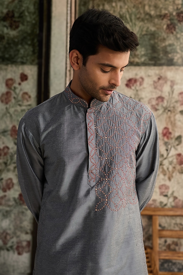 Grey Cotton Silk Thread Embroidered Kurta by DiyaRajvvir Men at Pernia's Pop Up Shop