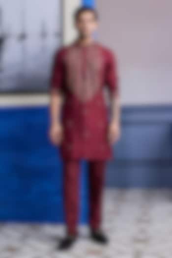 Maroon Dola Silk Embroidered Kurta Set by DiyaRajvvir Men at Pernia's Pop Up Shop