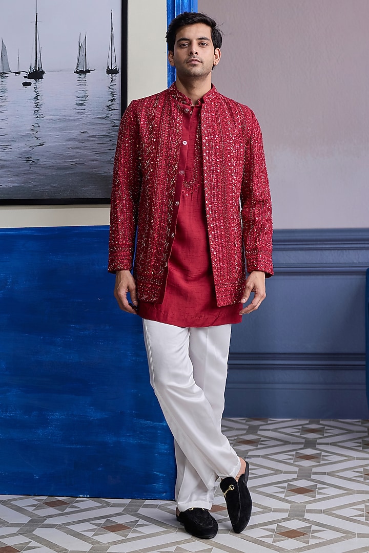 Maroon Dola Silk & Satin Thread Embroidered Wedding Bandhgala Set by DiyaRajvvir Men at Pernia's Pop Up Shop