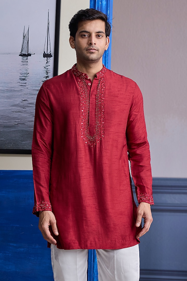 Maroon Dola Silk & Satin Thread Embroidered Wedding Bandhgala Set by DiyaRajvvir Men at Pernia's Pop Up Shop
