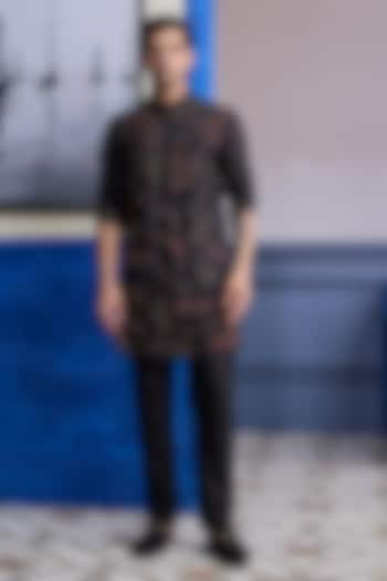 Black Dola Silk Embroidered Kurta Set by DiyaRajvvir Men at Pernia's Pop Up Shop
