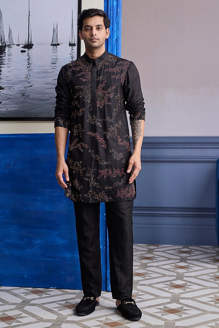 Black Dola Silk Embroidered Kurta Set by DiyaRajvvir Men at Pernia's Pop Up Shop