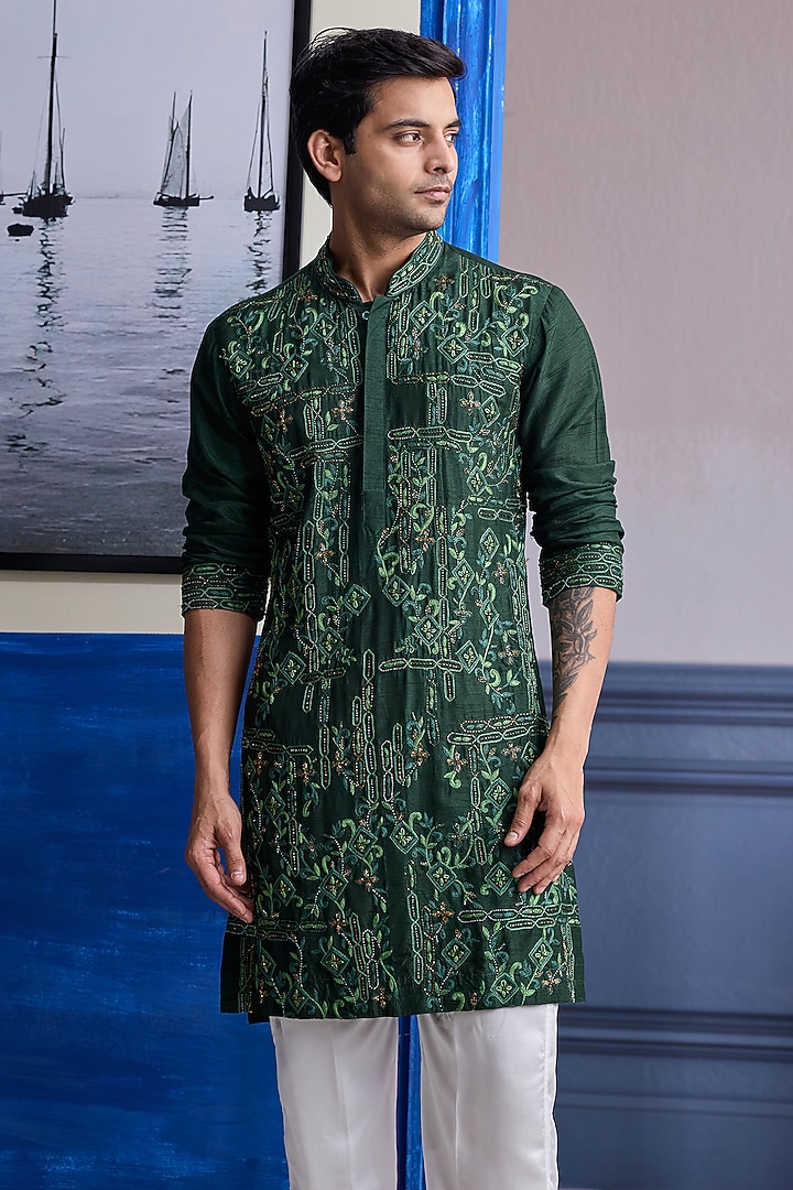 Bottle Green Dola Silk Thread Embroidered Kurta by DiyaRajvvir Men at Pernia's Pop Up Shop