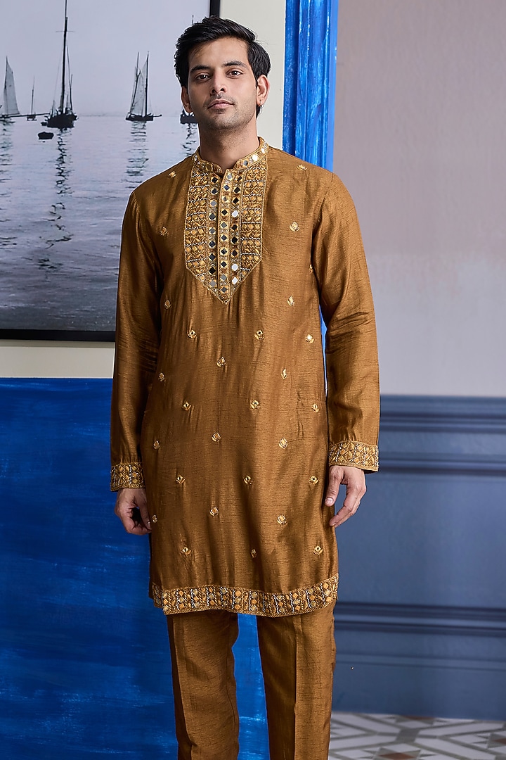 Mustard Dola Silk Embroidered Kurta by DiyaRajvvir Men at Pernia's Pop Up Shop