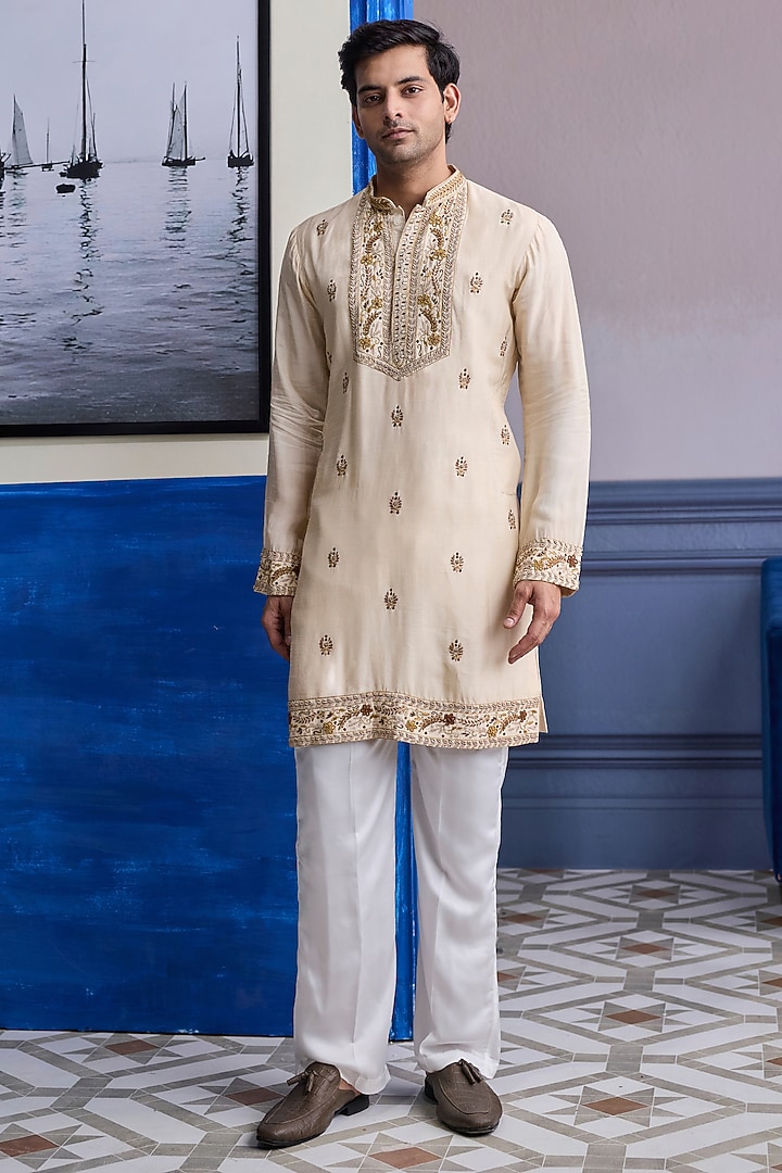 Ivory Dola Silk Thread Embroidered Kurta by DiyaRajvvir Men at Pernia's Pop Up Shop