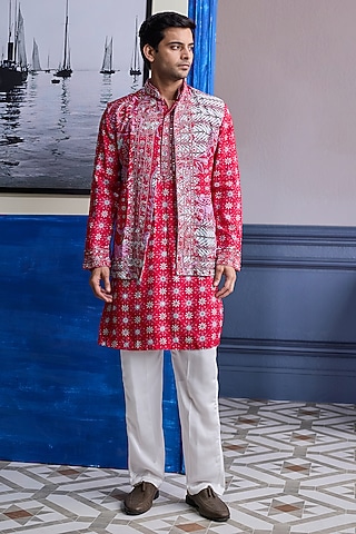 Red Dola Silk & Satin Printed Bundi Jacket Set by DiyaRajvvir Men