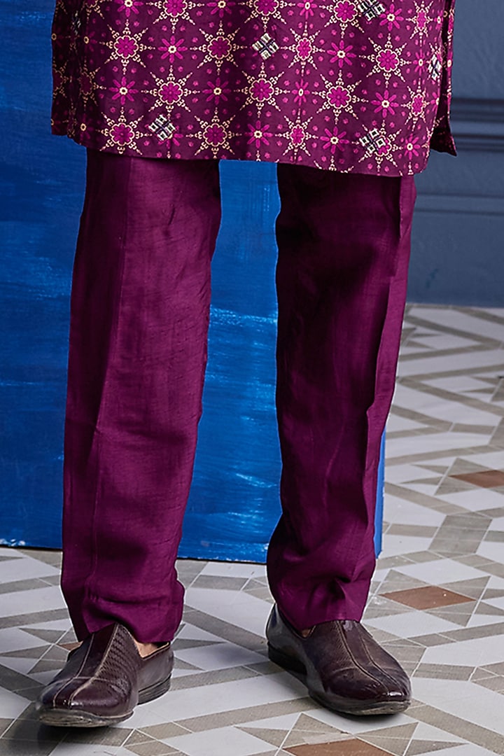 Plum Dola Silk Printed Kurta Set by DiyaRajvvir Men at Pernia's Pop Up Shop