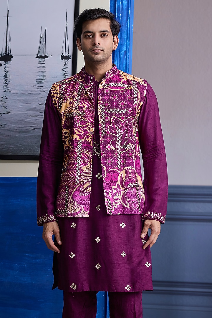 Plum Dola Silk Printed Bundi Jacket Set by DiyaRajvvir Men at Pernia's Pop Up Shop
