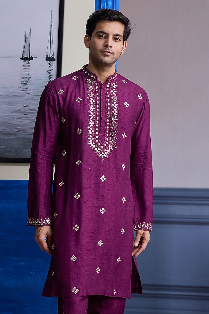 Plum Dola Silk Printed Bundi Jacket Set by DiyaRajvvir Men at Pernia's Pop Up Shop
