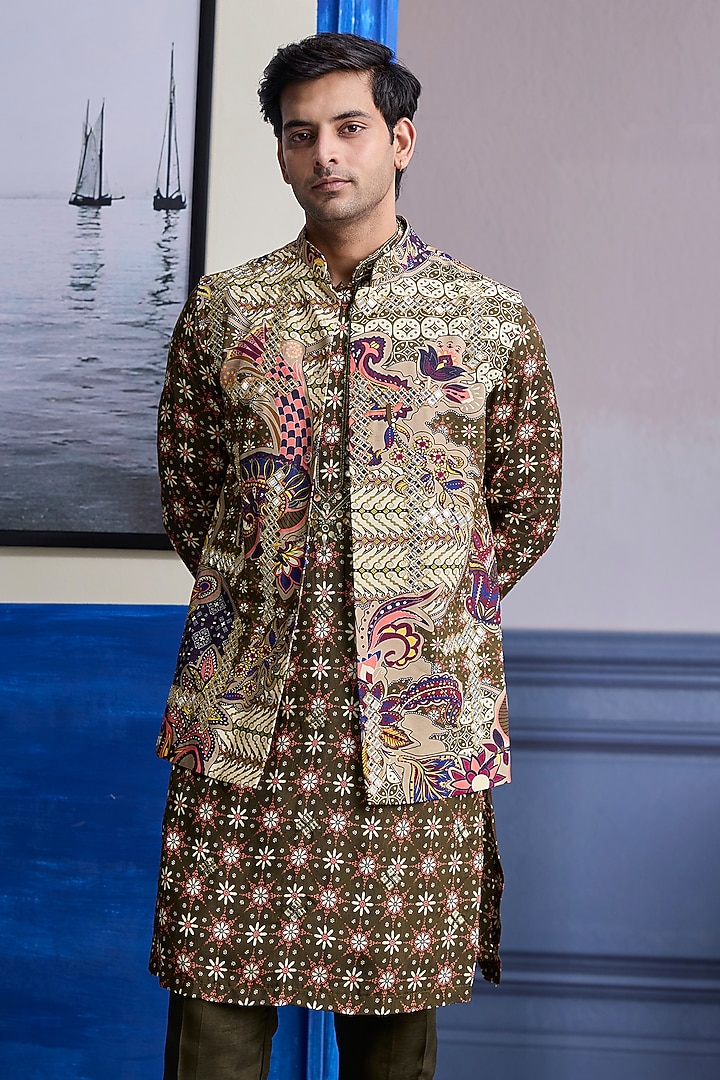 Olive Dola Silk Printed Bundi Jacket Set by DiyaRajvvir Men at Pernia's Pop Up Shop