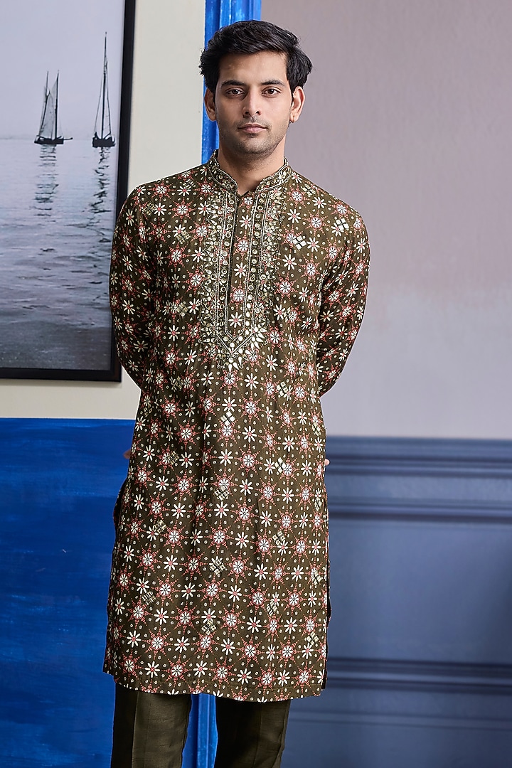 Olive Dola Silk Printed Bundi Jacket Set by DiyaRajvvir Men at Pernia's Pop Up Shop